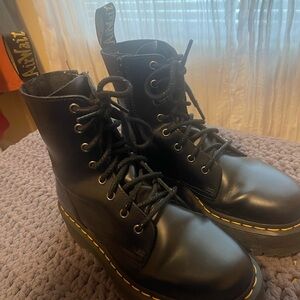Dr. Martens Jadon